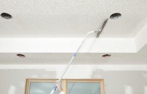 trowelling drywall mud